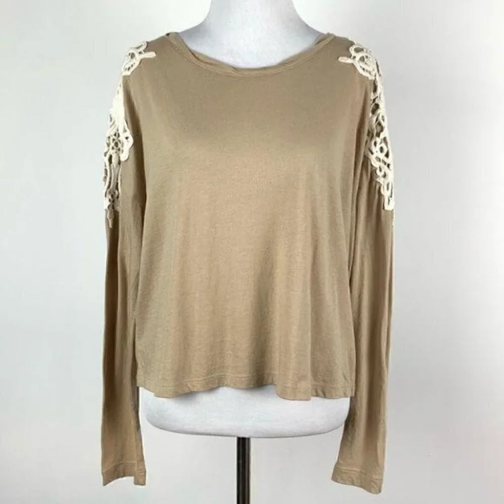 Forever 21 top size M Tan taupe crochet shoulders